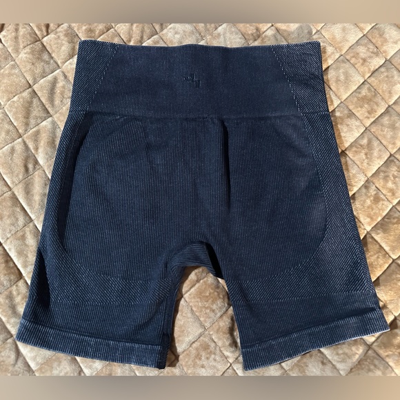 JoyLab Textured Bike Shorts - Picture 4 of 5